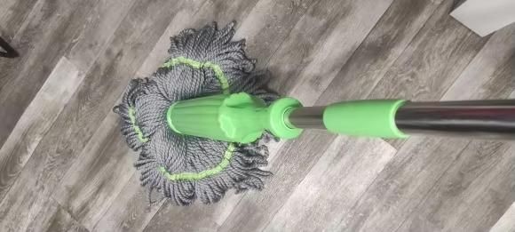 Hands-Free Twist Cleaning Mop